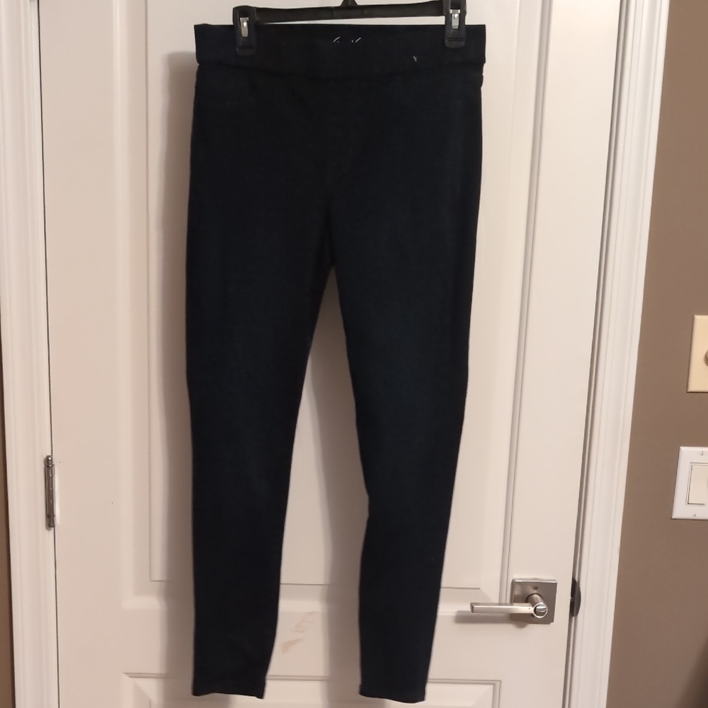 Gloria Vanderbilt slimming effect stretch black Jegging in size 6! Never worn